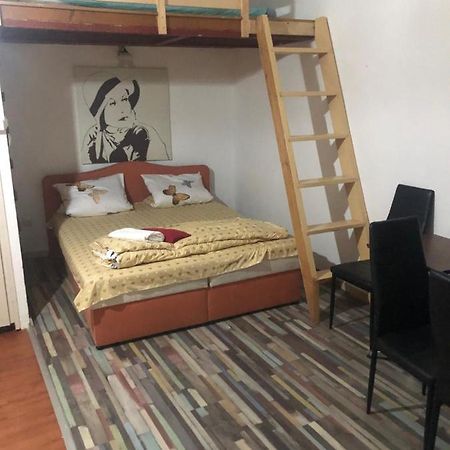 7Dab Apartment Bezeredj Contactless Self -Check-In Budapest Kültér fotó