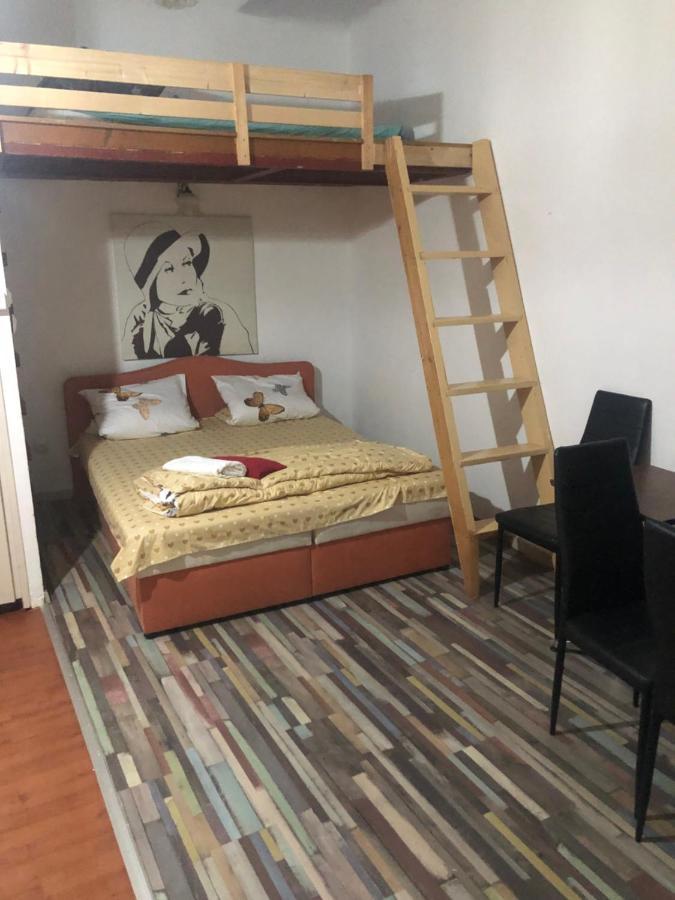 7Dab Apartment Bezeredj Contactless Self -Check-In Budapest Kültér fotó